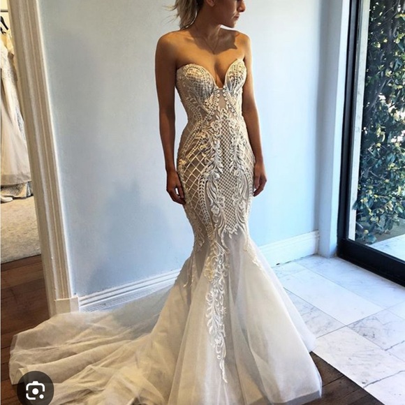 Pallas Couture Merla. Size 12. Retails $11,400 - Picture 7 of 16